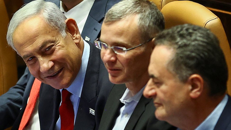 رئيس الوزراء الإسرائيلي بنيامين نتنياهو يحضر اجتماعا في الكنيست، في القدس