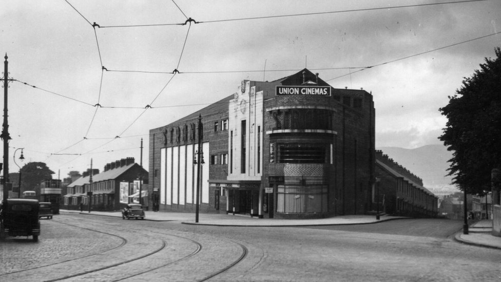 Черно-белое фото кинотеатра Strand в 1935 году