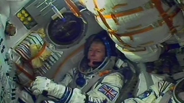 Tim Peake and Soyuz rocket blast off - BBC News