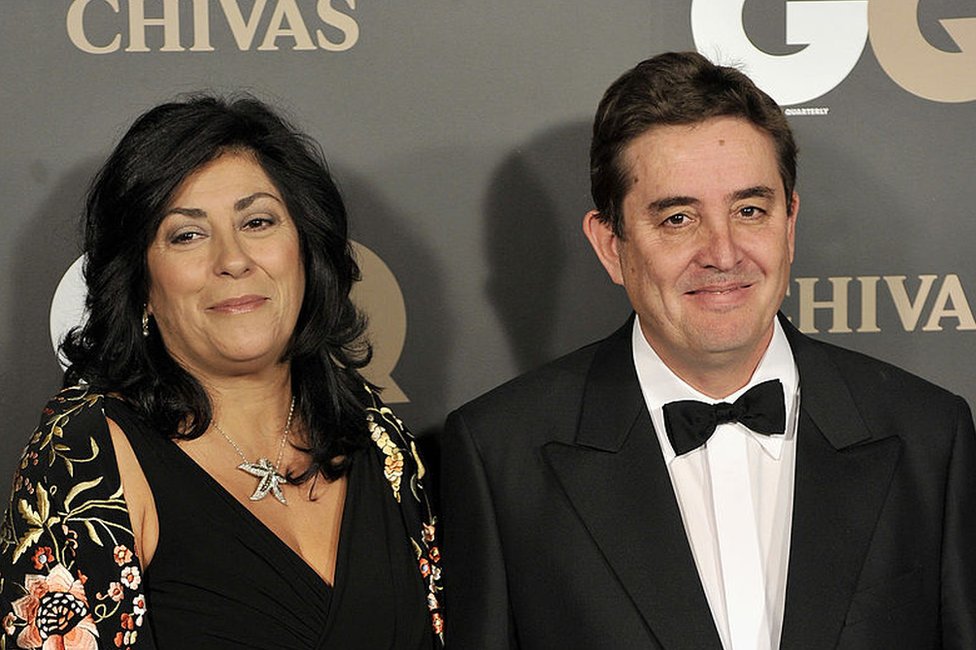 Almudena Grandes y Luis García Montero asisten a los "Premios de la Revista GQ 2010" en el Hotel Palace el 22 de noviembre de 2010 en Madrid, España.