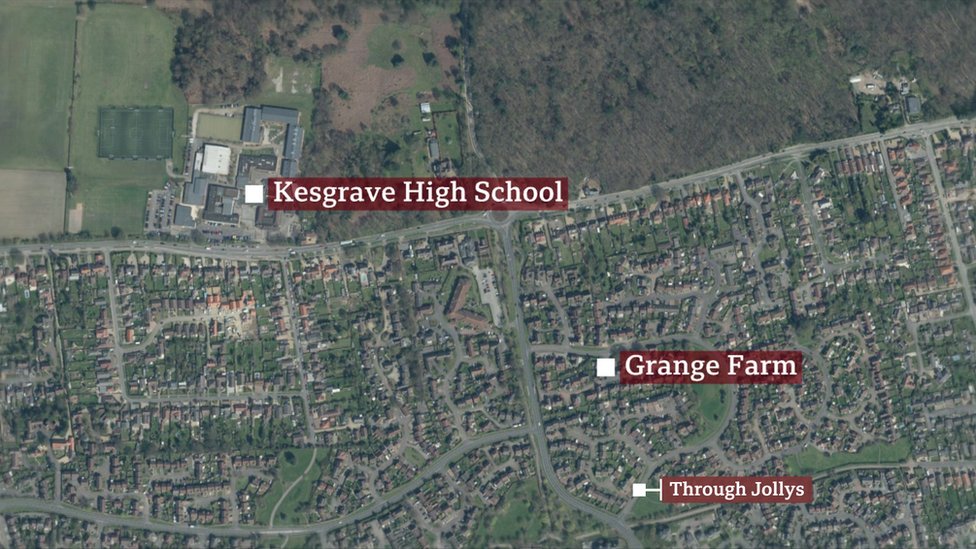 Карта, показывающая расположение Grange Farm и средней школы Kesgrave