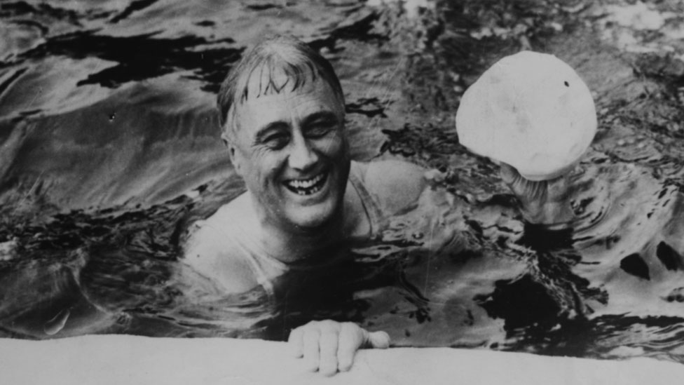 Roosevelt nadando tras ganar las elecciones en 1932