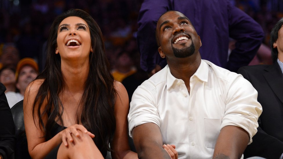 Kim y Kanye en un juego de los Lakers en 2012