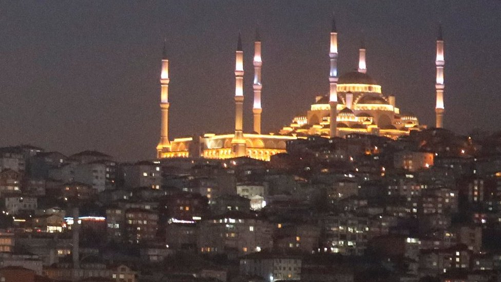 Masjid Terbesar di Turki Resmi Dibuka, Bisa Menampung 63 