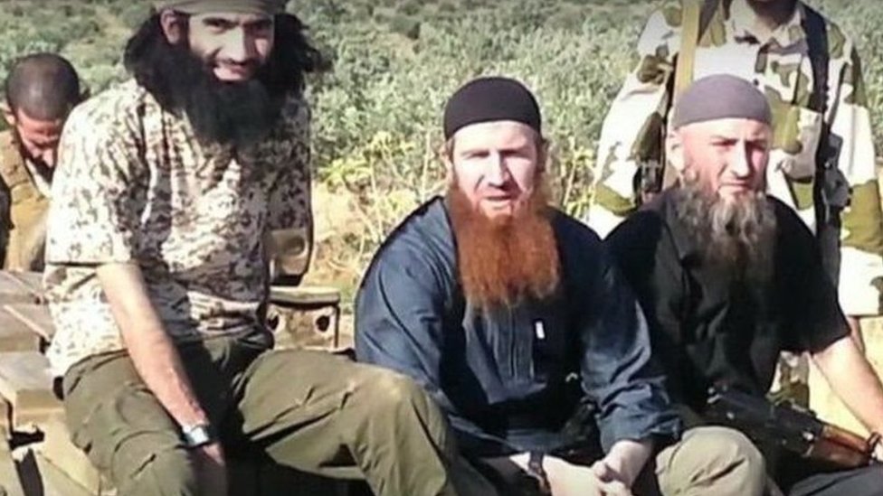 Omar al-Šišani, Čečen, pojavljuje se u ovom klipu pored drugih džihadista u Siriji