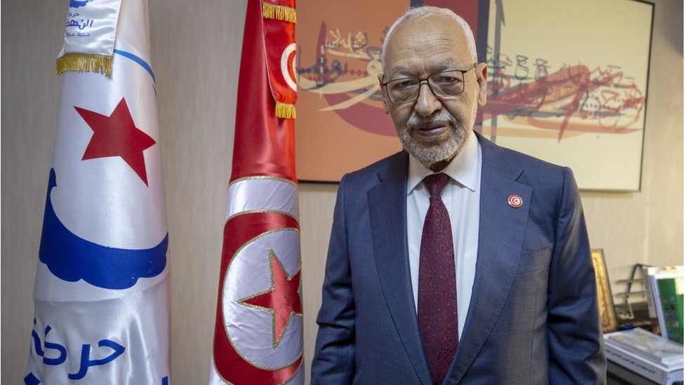 راشد الغنوشي: محكمة تونسية تجمد الحسابات المصرفية لزعيم حركة النهضة وعدد من قياداتها