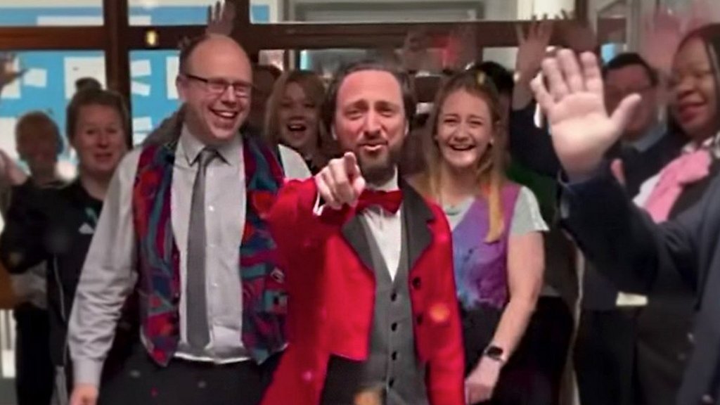 Teachers' The Greatest Showman student TikTok dance goes viral