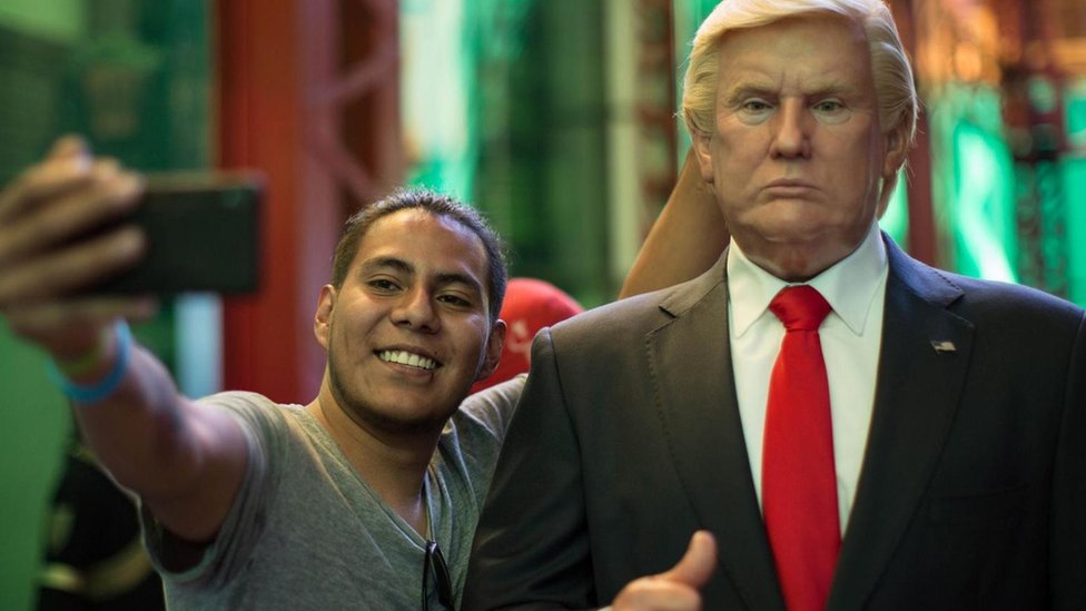 Los políticos son expertos en manipular la verdad. trump