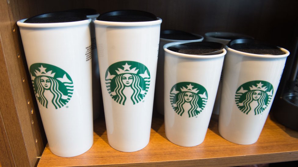  Gelas  Starbucks di Game of Thrones dan lima barang janggal 