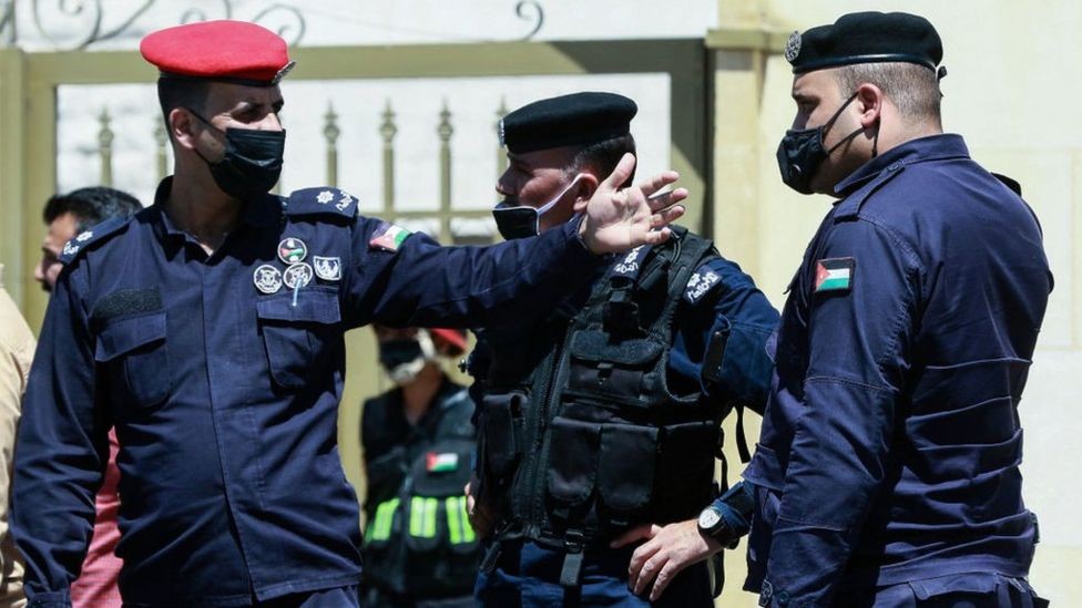 بعض أفراد الشرطة الأردنية