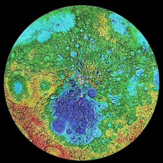 Mapa del Polo Sur de la Luna mostrando las diferentes altitudes