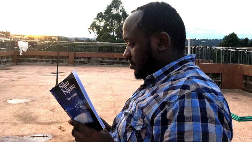 Базиллиох Мутахи читает Сику Нджема