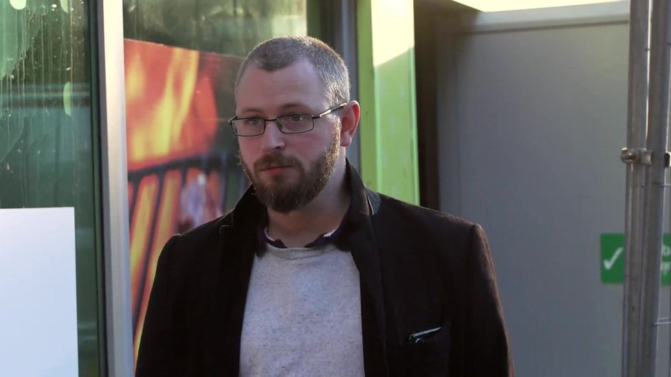 Covid: Furlough extension prompts delay apology call in Wales - BBC News