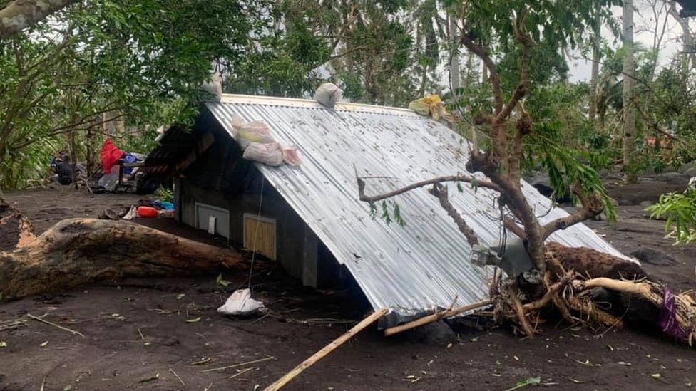 Вид на последствия тайфуна Гони в Сан-Франциско, Гинобатан