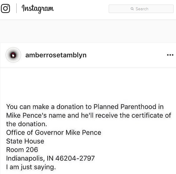 Сообщение в Instagram, в котором говорится: «Вы можете сделать пожертвование программе Planned Parenthood от имени Майка Пенса, и он получит сертификат о пожертвовании», включая адрес Майка Пенса.