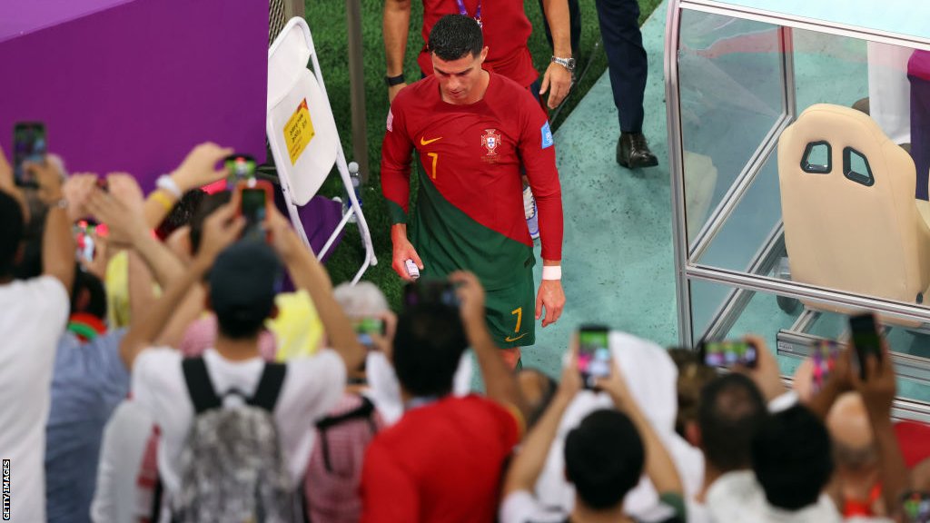 [출처: Getty Images] 포르투갈 축구팬들은 경기 내내 호날두의 이름을 여러 번 외치며 크게 환호했다