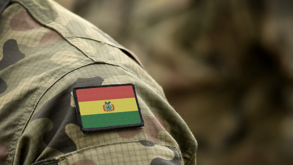 Боливийский флаг на военной форме