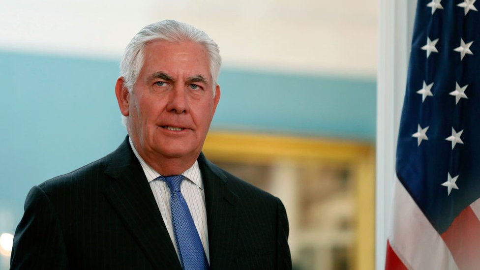 El secretario de Estado, Rex Tillerson, asegura que corresponde al gobierno cubano garantizar la seguridad de los diplomáticos. Tillerson, antes de reunirse con diplomáticos chinos en Washington el pasado septiembre.