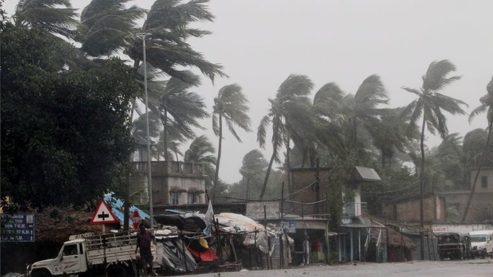 Amphan: Indian city of Kolkata devastated by cyclone