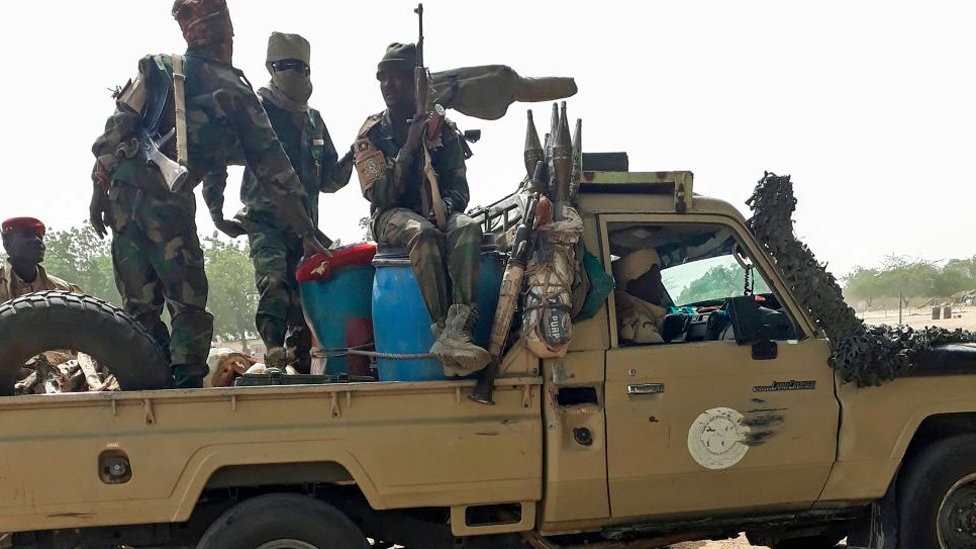 Boko Haram kills troops in 'deadliest' Chad raid - BBC News