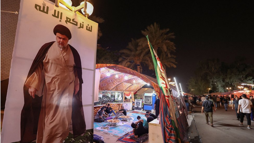 الأزمة في العراق: الأمم المتحدة تدعو الفصائل السياسية إلى إنهاء المأزق قبل فوات الأوان 2 صورة مقتدى الصدر.