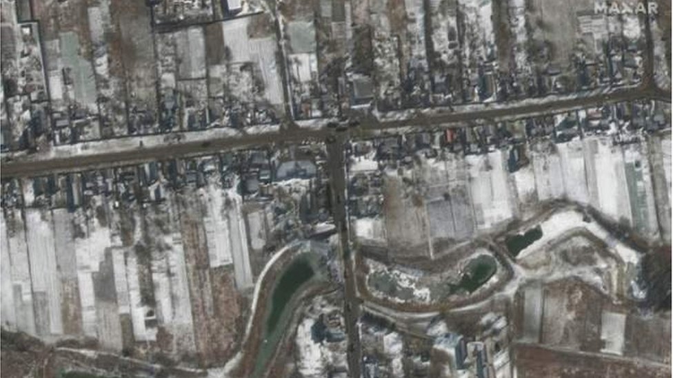 衛星圖像顯示安東諾夫機場東北部奧澤拉的部隊調動
