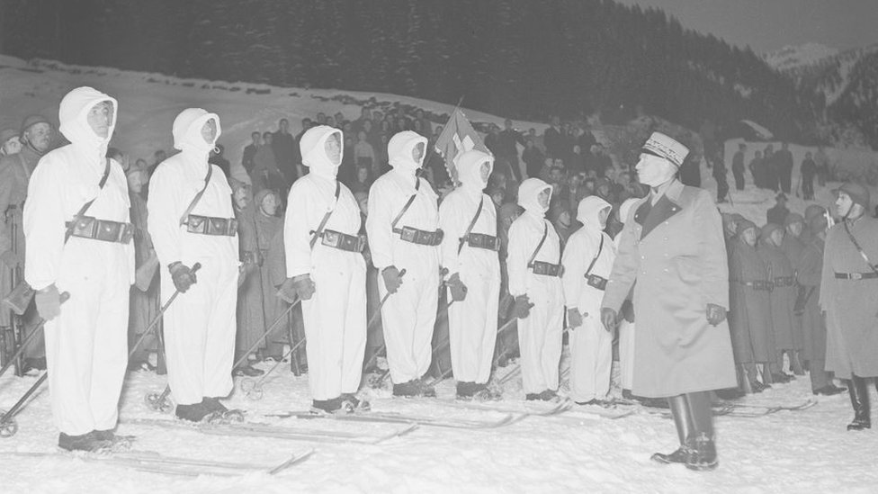 Soldados suizos en 1943.