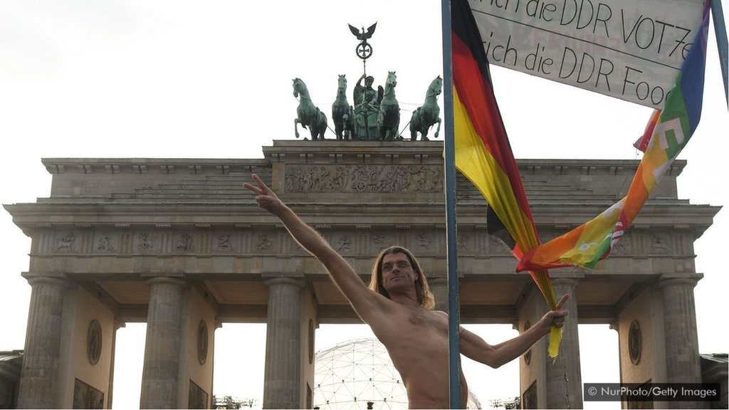 今天，德國公共場合裸體的歷史傳統已經培養出一種廣泛的關於解放身體的開放思想。