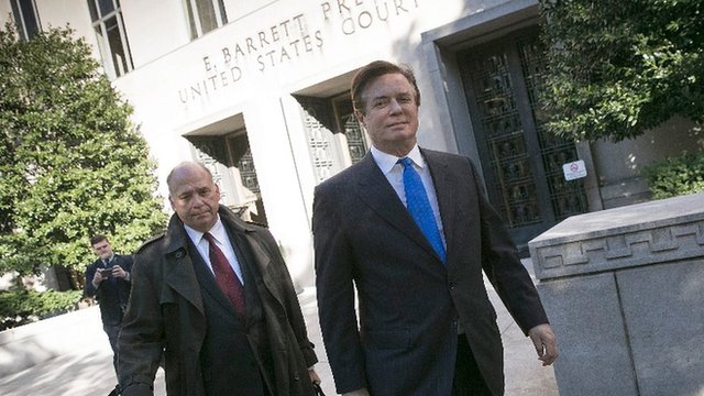 Paul Manafort: el exdirector de campaña de Trump deja la corte luego de declararse no culpable de los cargos que enfrenta. Paul Manafort: el exdirector de campaña de Trump deja la corte luego de declararse no culpable de los cargos que enfrenta.