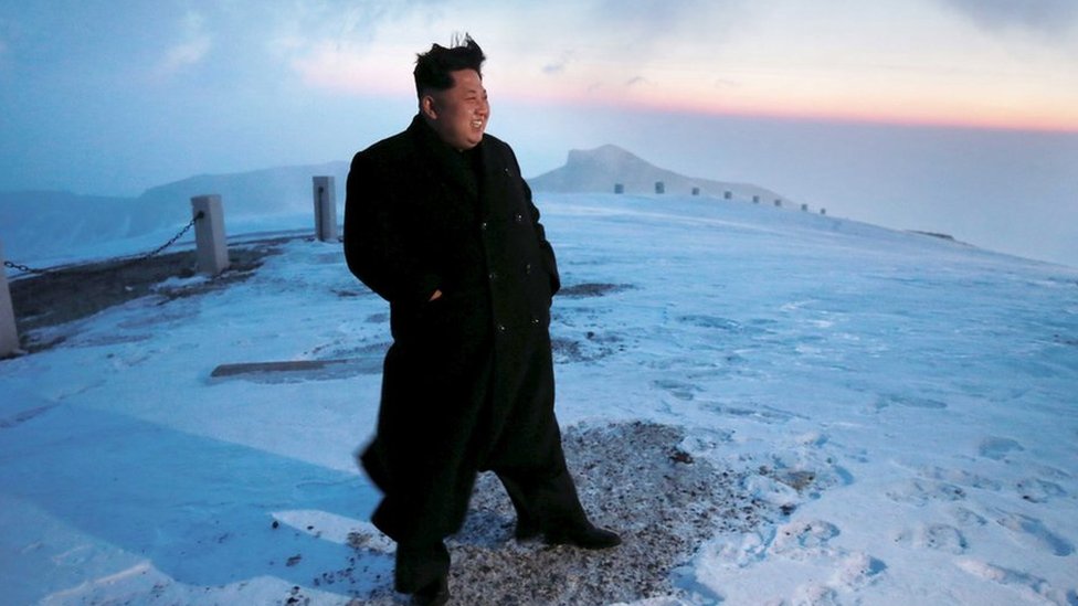 Ким Чен Ын на вершине горы Пэкту в 2015 году