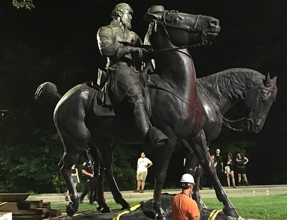 World Trade Centre Horse Statue : America S Response Monument : Created