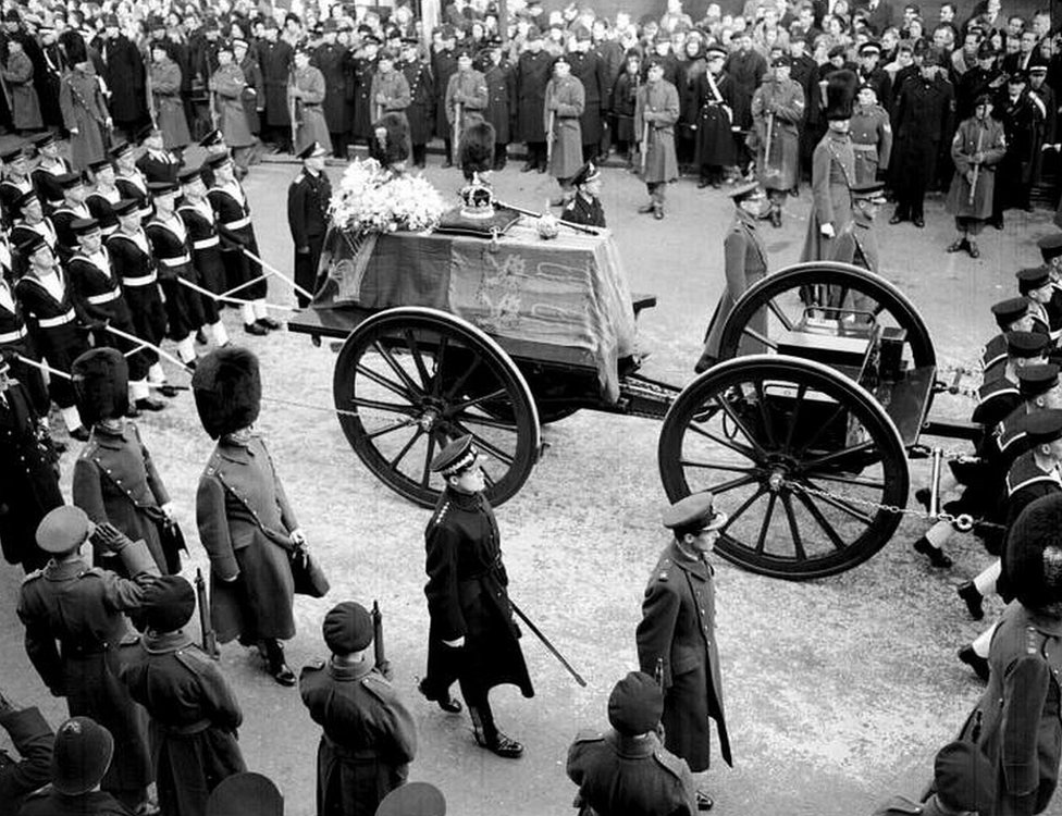 موكب جنازة جورج السادس في وندسور عام 1952