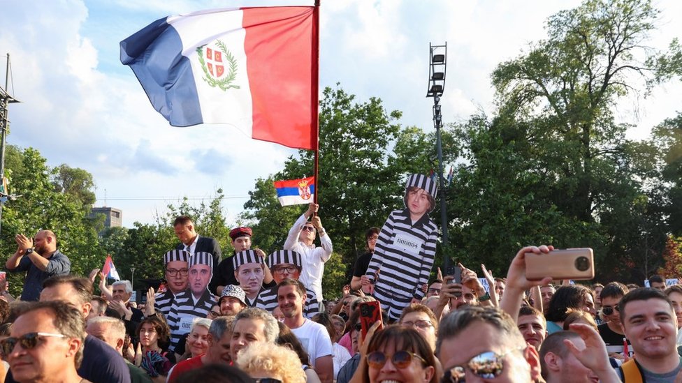 Srbija i politika: „Školski primer nasilja je skupština", poručila glumica Seka Sablić na šestom opozicionom protestu 9 protest, Srbija protiv nasilja