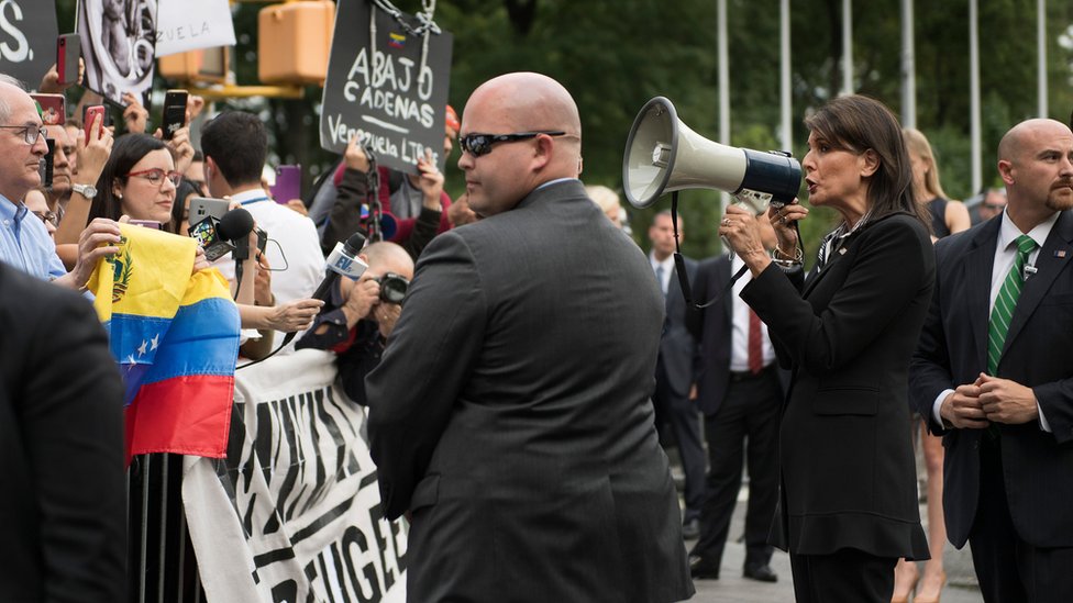 Nikki Haley en protesta de venezolanos en Nueva York.