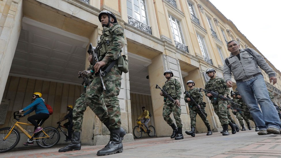 En la víspera del cambio de mando se vio un incremento en la presencia de las fuerzas de seguridad en Bogotá. Cambio de mando