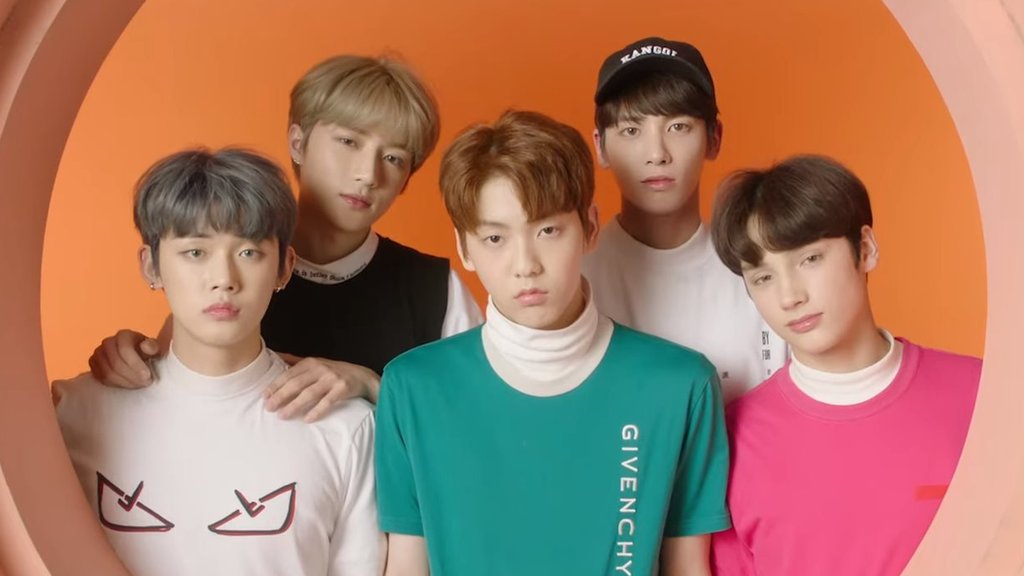 Kpop: TXT names its fan club and drops a new MV for Cat & Dog - CBBC Newsround