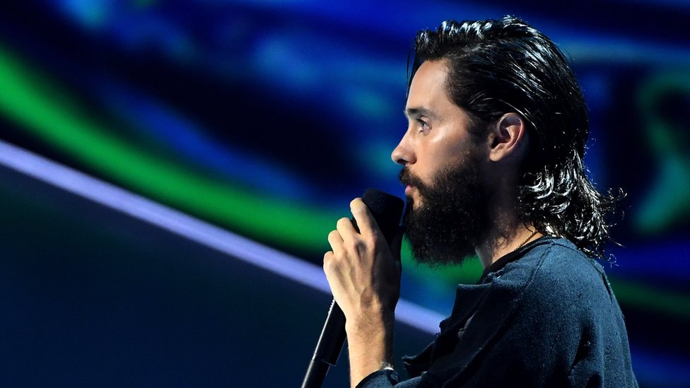 Jared Leto se emocionó al recordar a Chris Cornell y Chester Bennington. Jared Leto