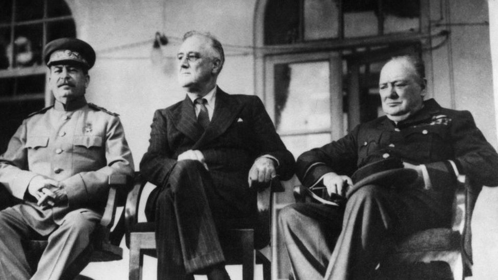 Иосиф Сталин, Франклин Рузвельт и Уинстон Черчилль на Тегеранской конференции