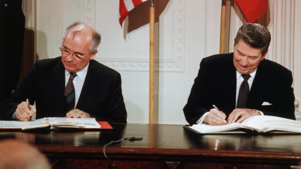 Ronald Regan i Mihajl Gorbačov