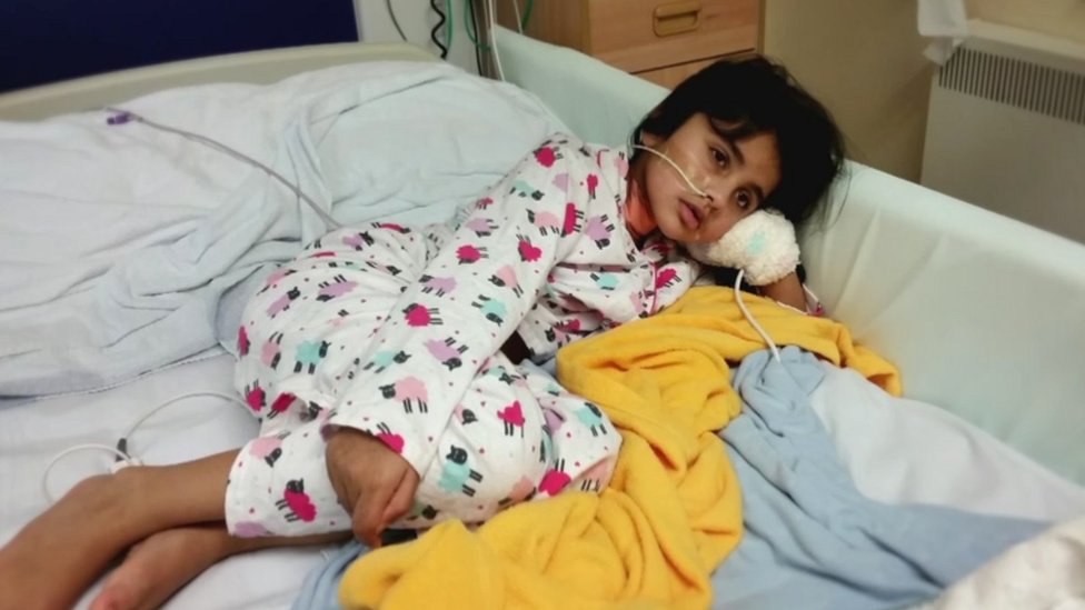 El accidente ocurrió en 2015 cuando Aman viajó a India junto a su familia. Accidente