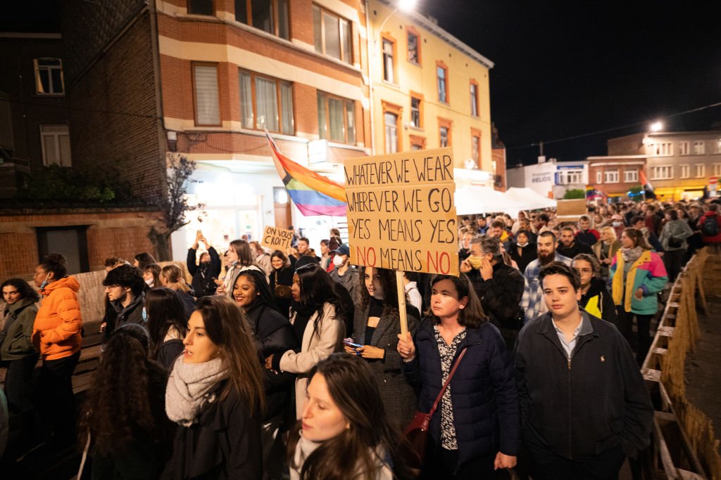 Belçika'da cinsel şiddet karşıtı protestolar düzenleniyordu.