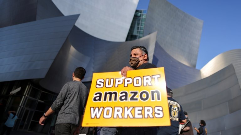 Amazon holds early lead in historic union election