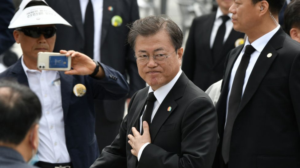 Moon Jae-in en una ceremonia prodemocracia, mayo de 2020.