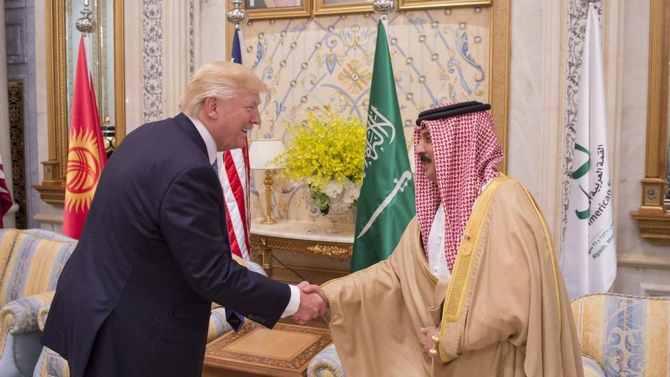 ملك البحرين حمد بن عيسى آل خليفة والرئيس الأمريكي دونالد ترامب