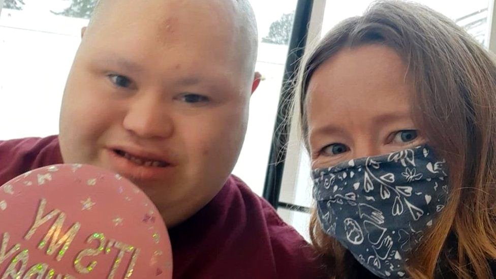 Lisa Wilkie's Instagram, Twitter & Facebook on IDCrawl