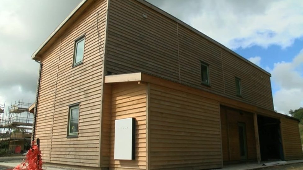 Эти новые деревянные дома на солнечных батареях в Пембрукшире демонстрируют новейшие технологии