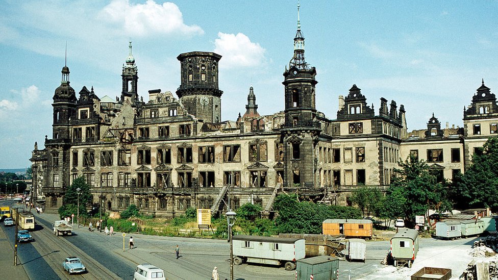 Дрезденский замок в Восточной Германии в 1969 году