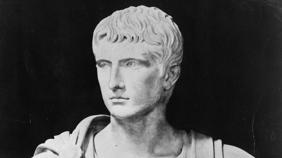 El emperador Augusto nació como Gaius Octavius Turinus, por lo que su 'gentilicium' era Octavius. Busto del emperador romano Augusto