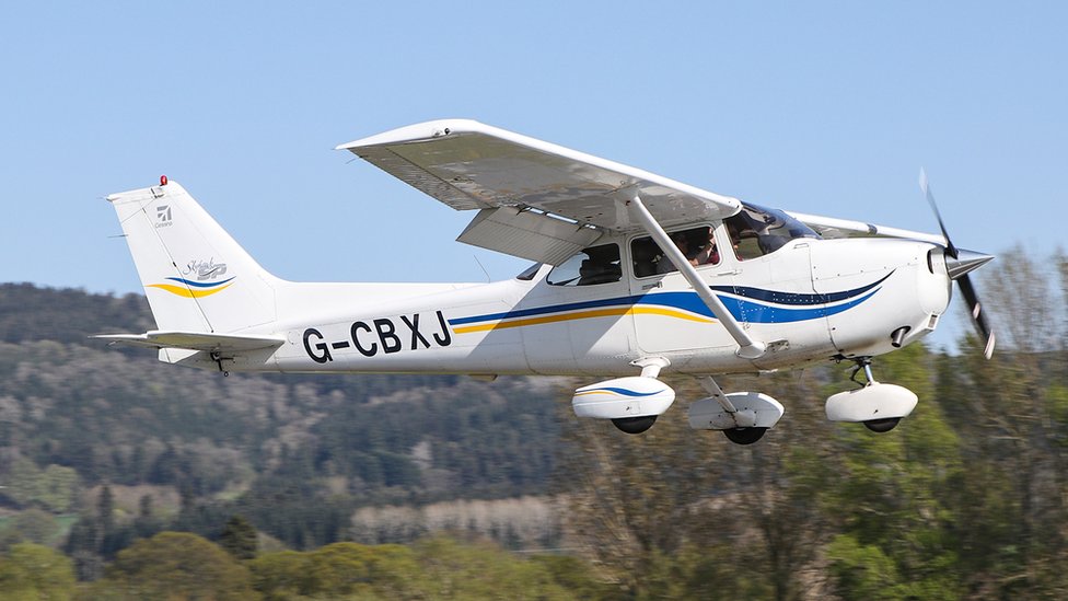 Cessna Skyhawk G-CBXJ