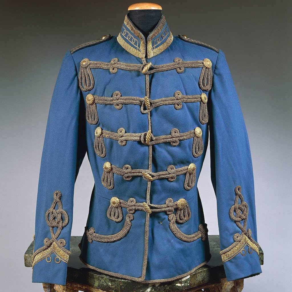 Uniforme de los húsares, 1858-1915. Chaqueta de teniente del Noveno Regimiento.